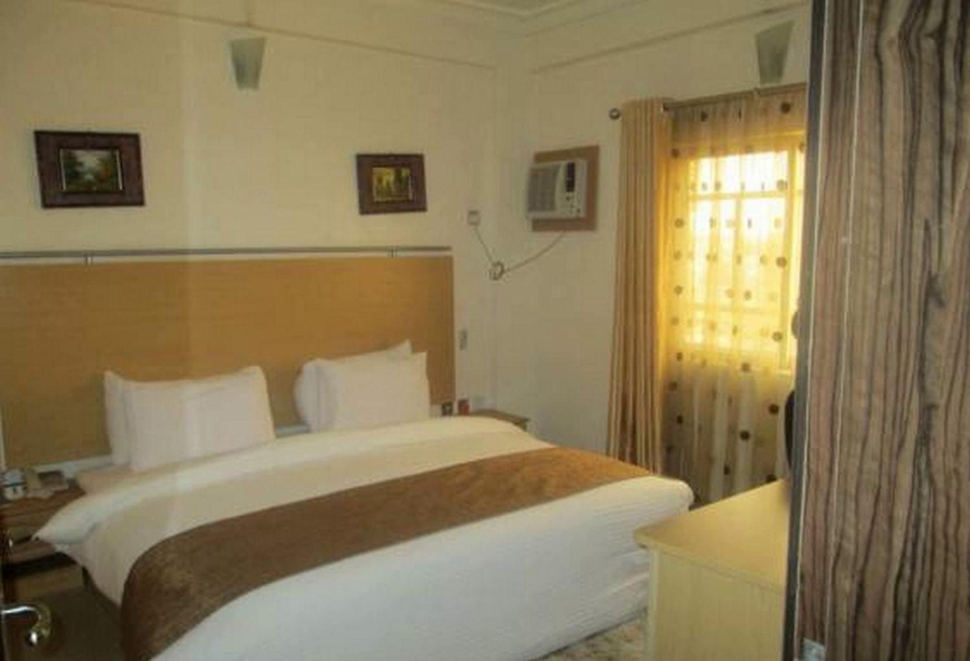 Room In Lodge - Ayalla Hotels And Suites Абуджа Экстерьер фото