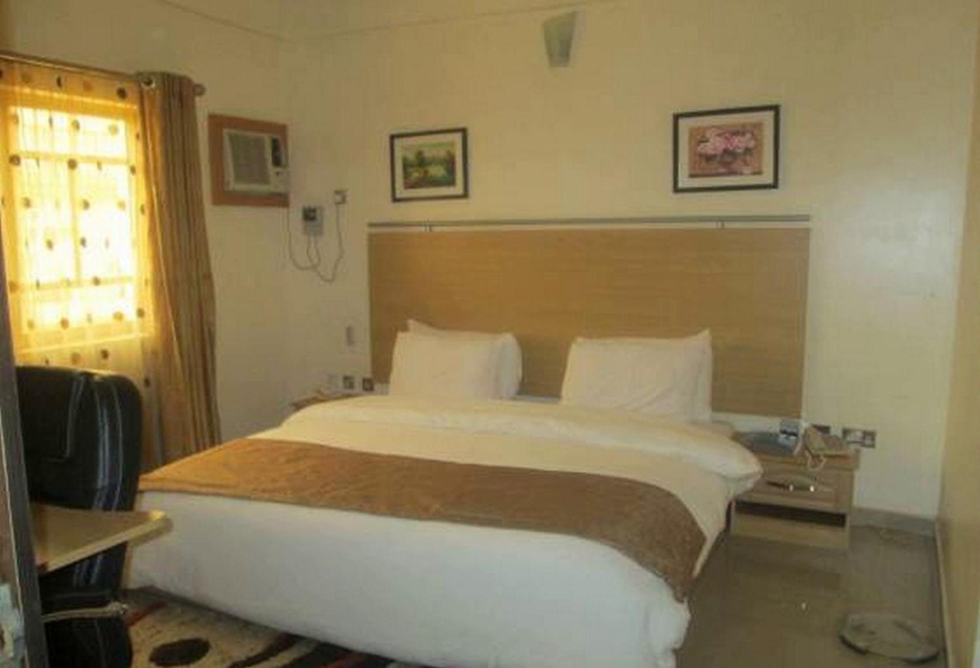 Room In Lodge - Ayalla Hotels And Suites Абуджа Экстерьер фото