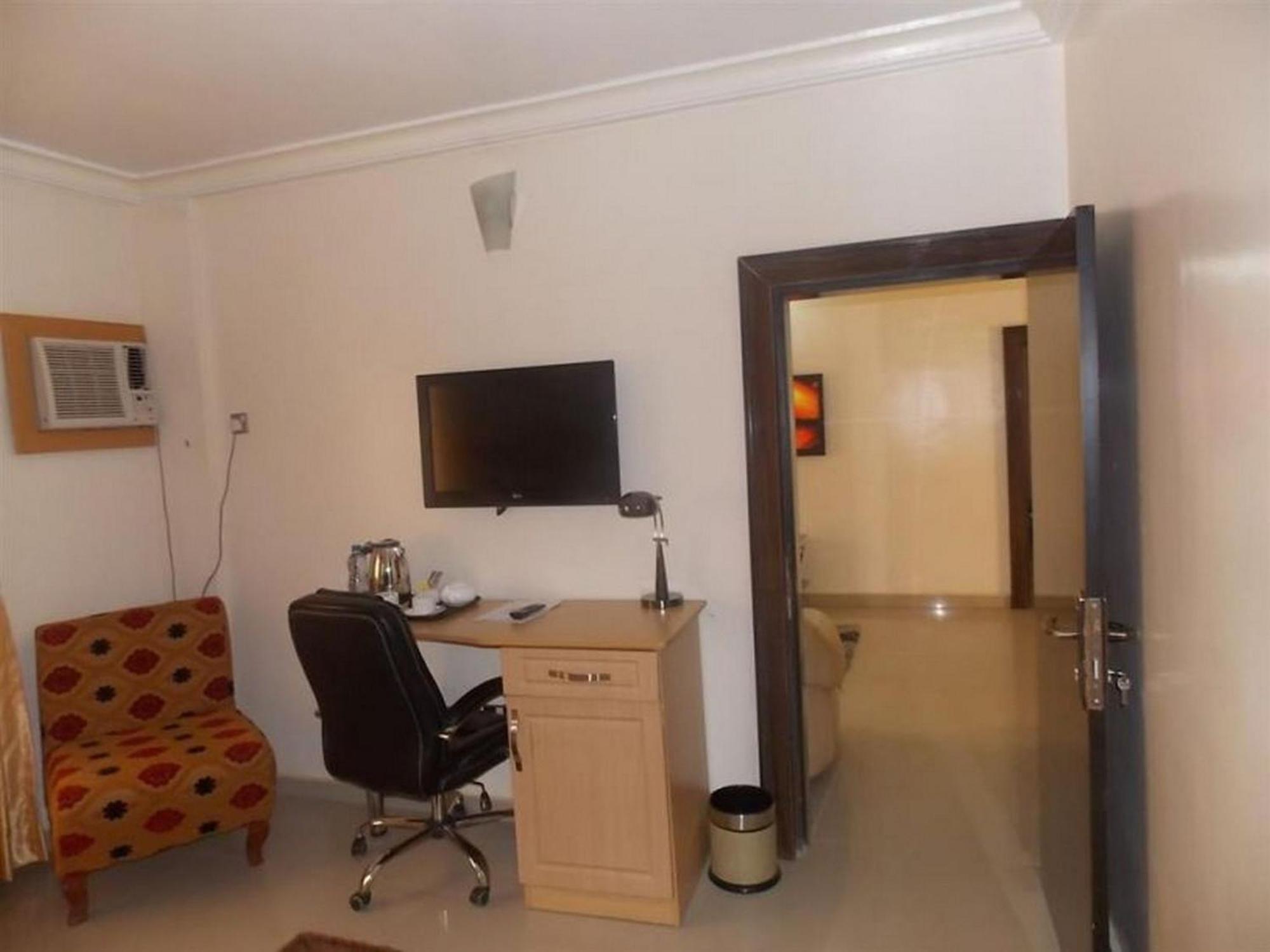 Room In Lodge - Ayalla Hotels And Suites Абуджа Экстерьер фото