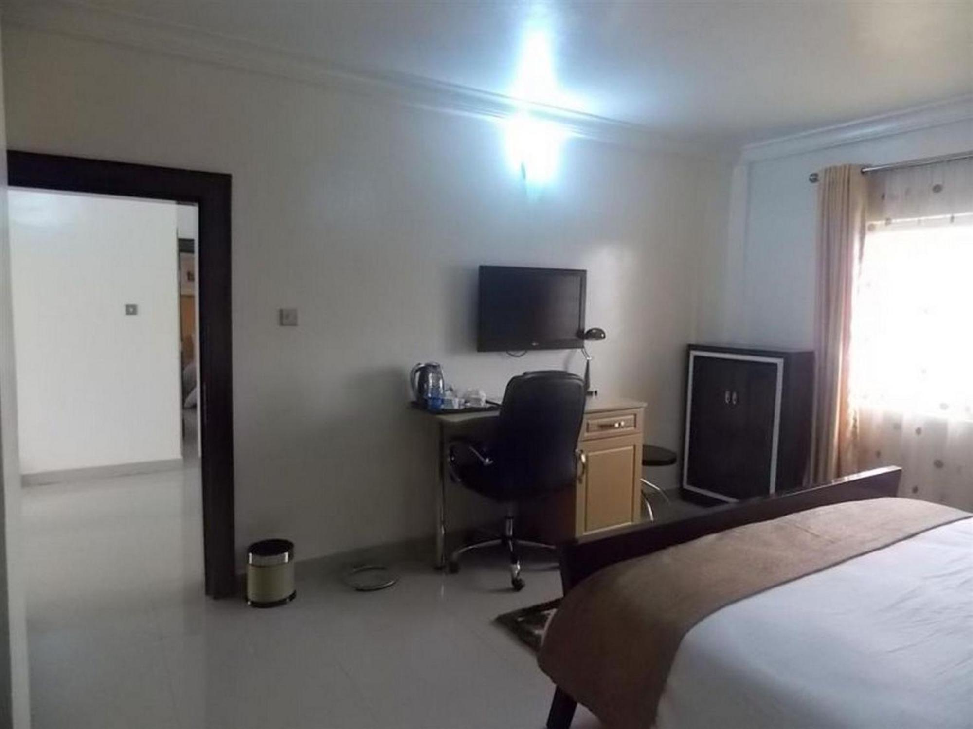 Room In Lodge - Ayalla Hotels And Suites Абуджа Экстерьер фото