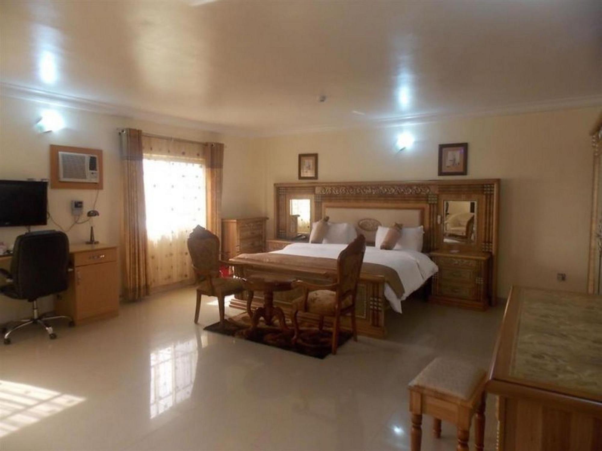 Room In Lodge - Ayalla Hotels And Suites Абуджа Экстерьер фото